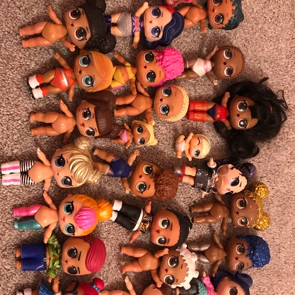 A bunch of lol dolls,babies and pets.A whole lot of accessories - Picture 3 of 4